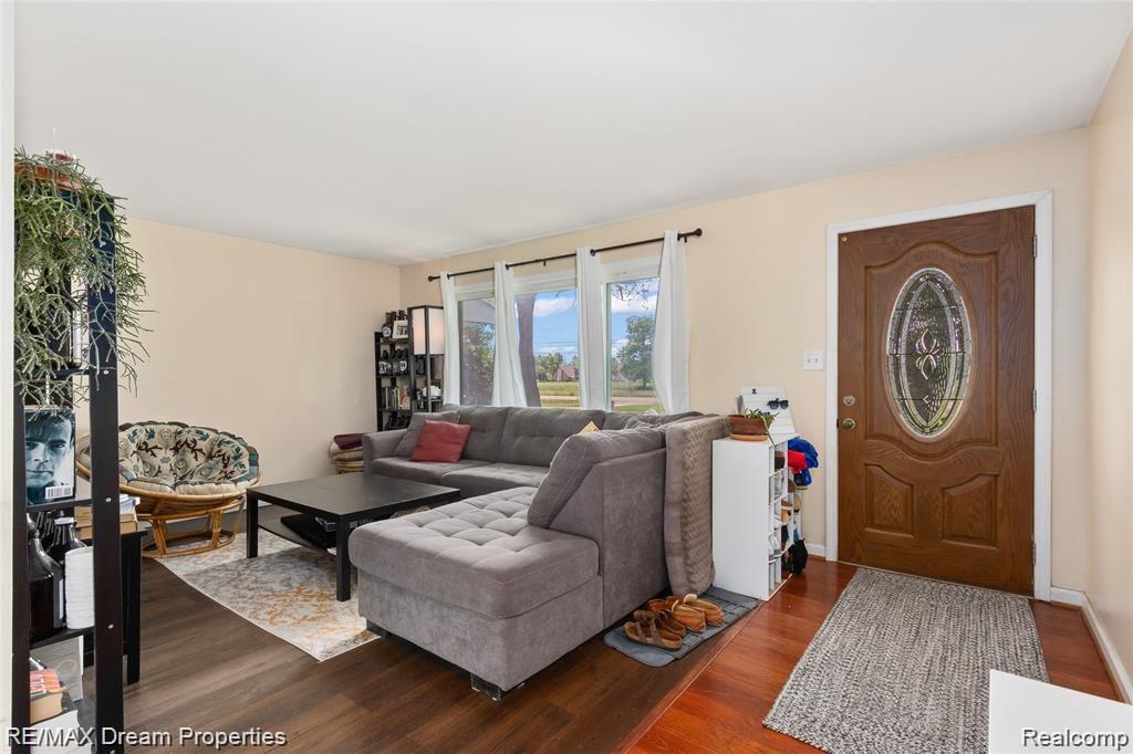 49720 Mott Road Canton, MI 48188 - Photo 4 of 23