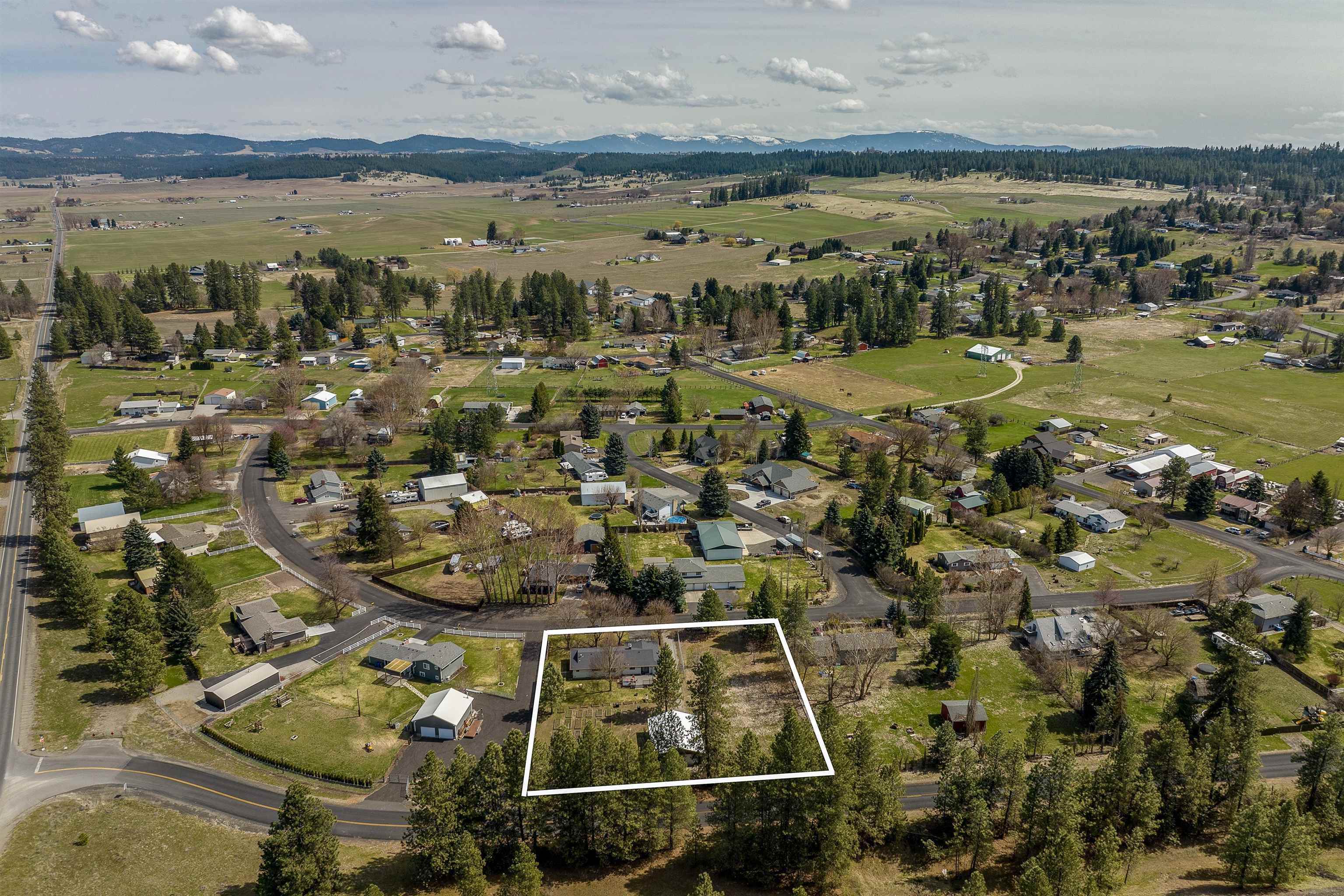 11725 North Cheyenne Road Mead, WA 99021 - Photo 7 of 29 Gallery Image 7