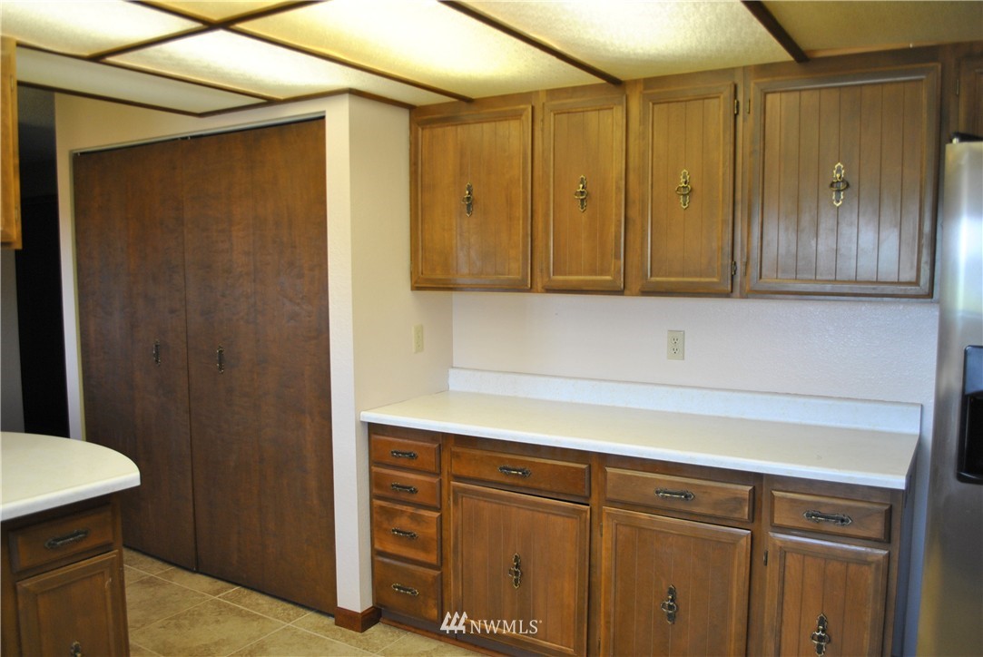 6289 Mae Valley Road Northeast Moses Lake, WA 98837 - Photo 8 of 24 Gallery Image 8