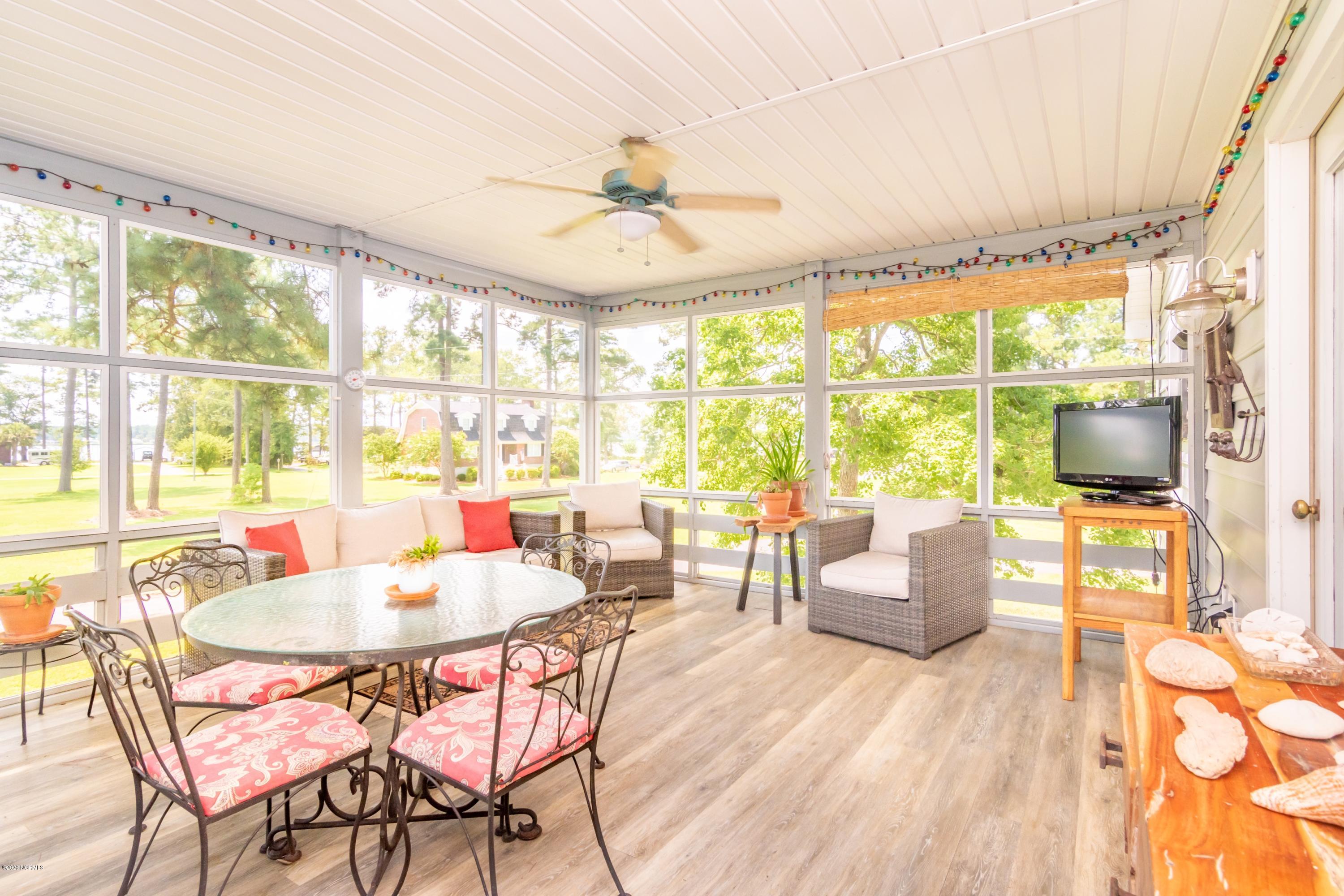 415 Smith Shore Road Belhaven, NC 27810 - Photo 23 of 38 023_ScreenedInPorch