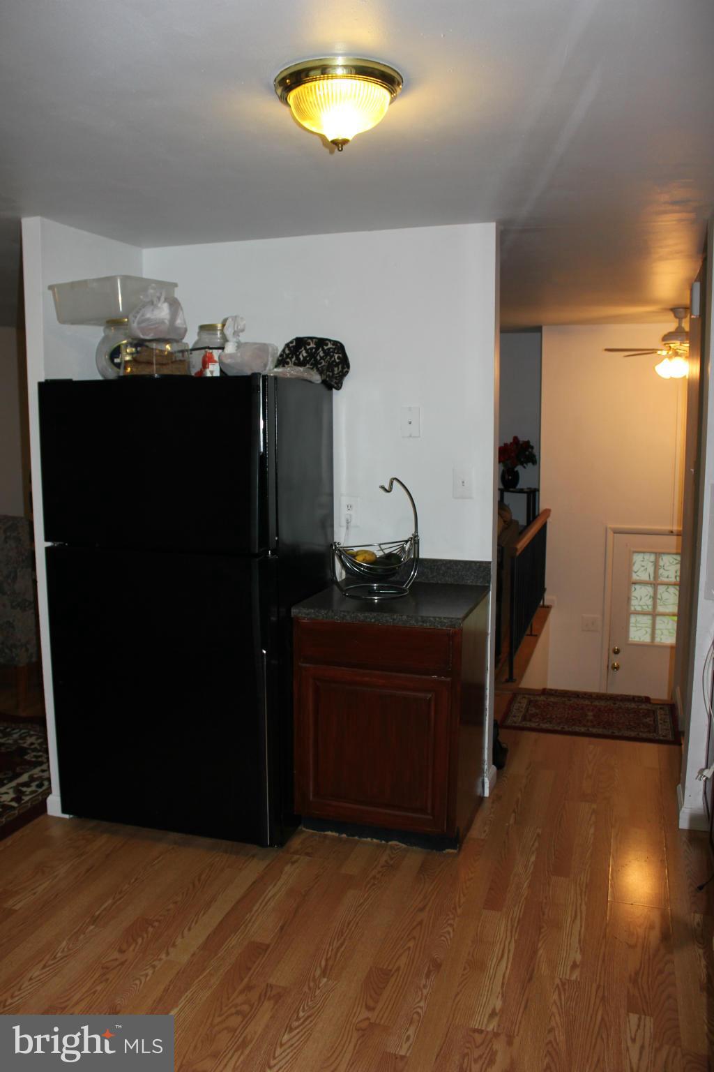 103 North Garfield Road Sterling, VA 20164 - Photo 4 of 18 Kitchen