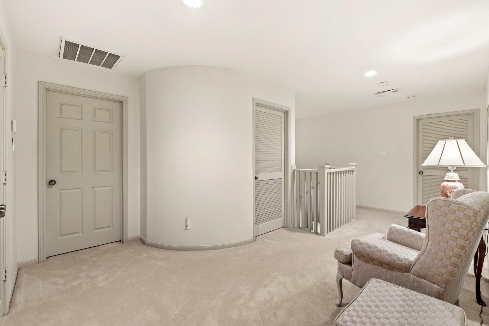 4513 Country Club View Baytown, TX 77521 - Photo 30 of 46 a living room with furniture and a lamp