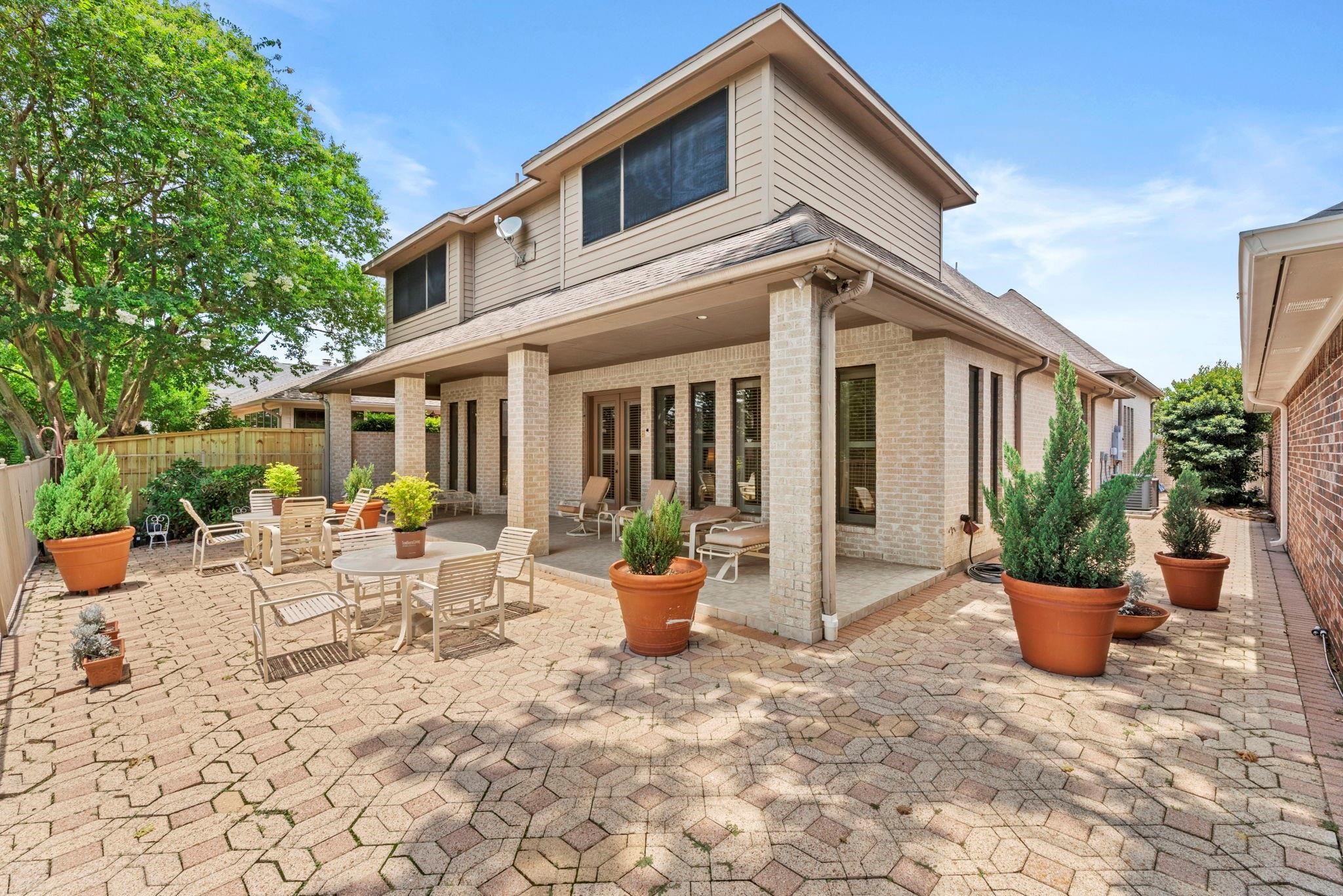 4513 Country Club View Baytown, TX 77521 - Photo 46 of 46 a view of a house with backyard and sitting area