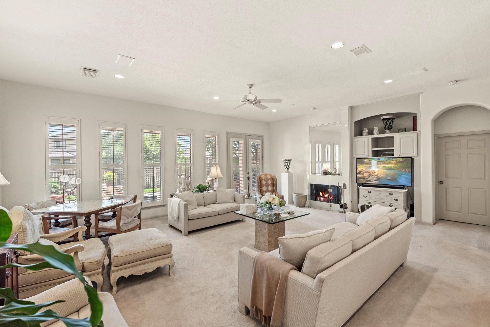 4513 Country Club View Baytown, TX 77521 - Photo 5 of 46 a living room with furniture and a large window