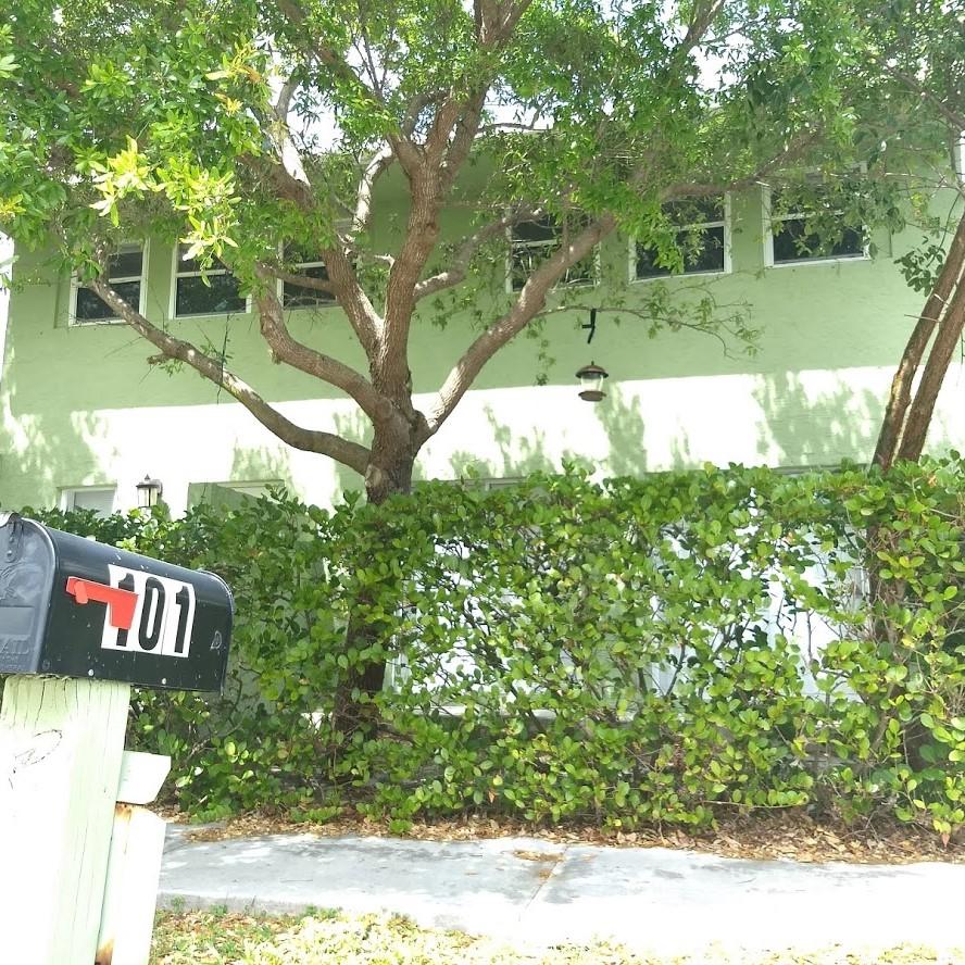 101 Coventry Street Boca Raton, FL 33487 - Photo 4 of 18 Coventry mailbox view