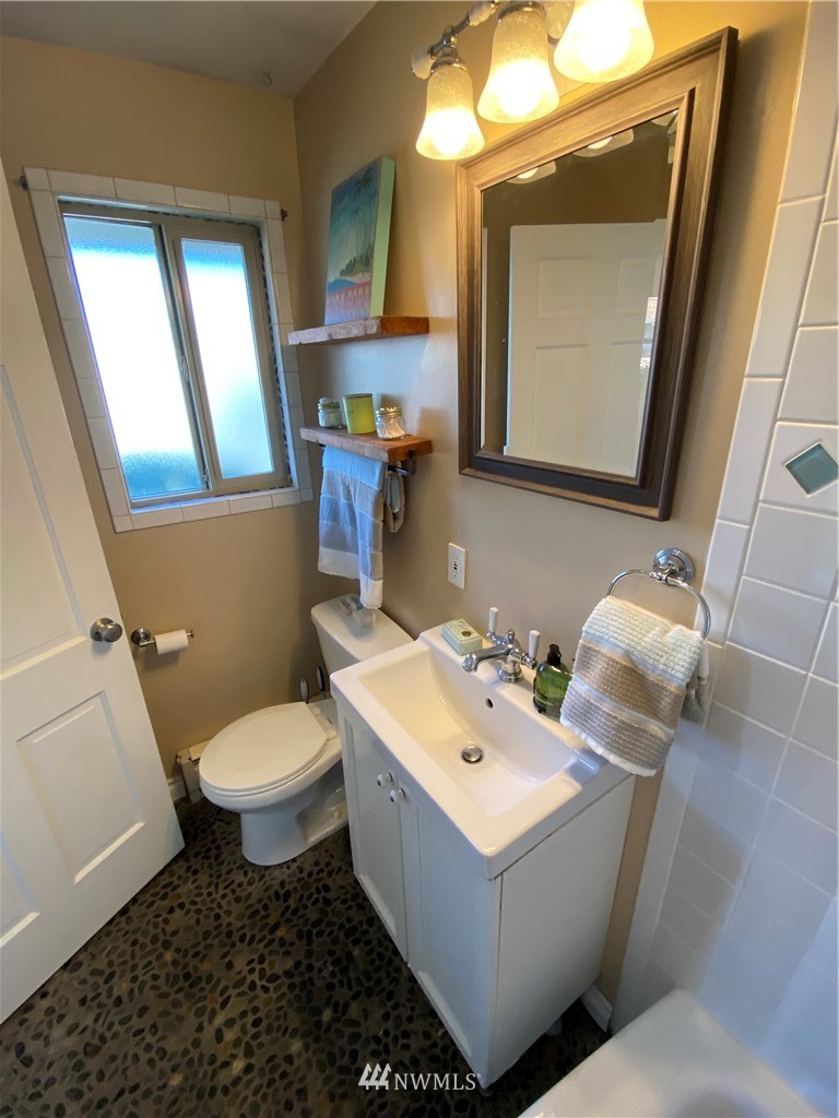 21118 77th Place West, Unit 102 Edmonds, WA 98026 - Photo 18 of 26