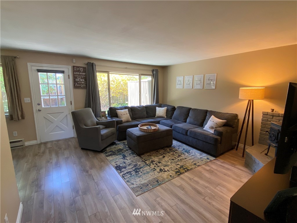 21118 77th Place West, Unit 102 Edmonds, WA 98026 - Photo 3 of 26