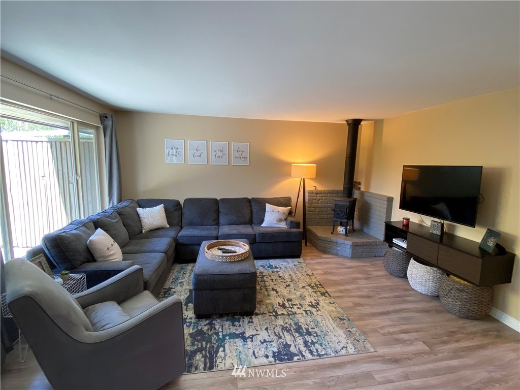 21118 77th Place West, Unit 102 Edmonds, WA 98026 - Photo 4 of 26