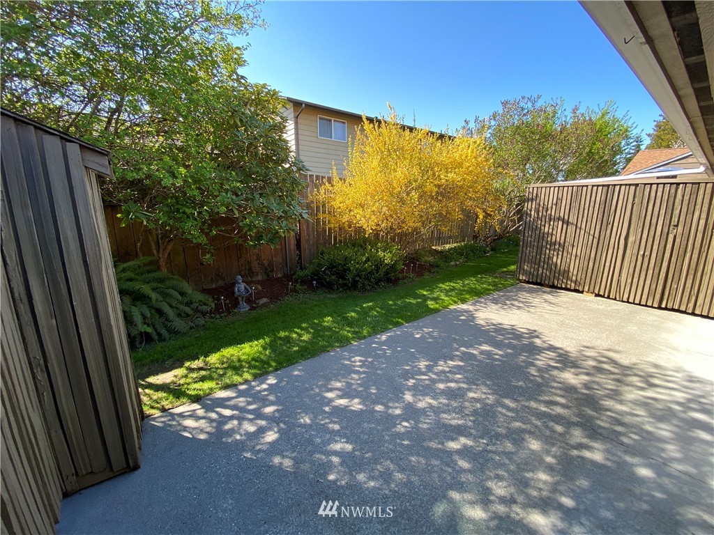 21118 77th Place West, Unit 102 Edmonds, WA 98026 - Photo 7 of 26