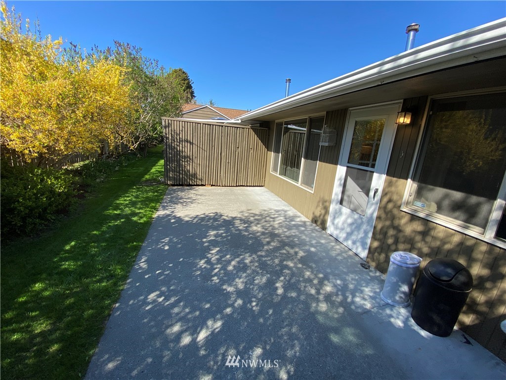 21118 77th Place West, Unit 102 Edmonds, WA 98026 - Photo 8 of 26