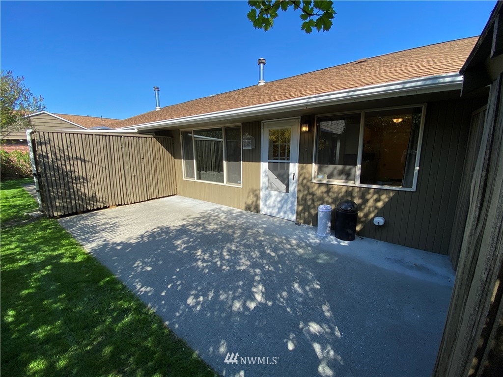 21118 77th Place West, Unit 102 Edmonds, WA 98026 - Photo 9 of 26