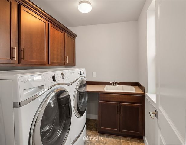 $1,350,000 | 1016 Pine Crest Circle Northeast, Issaquah, WA 98029