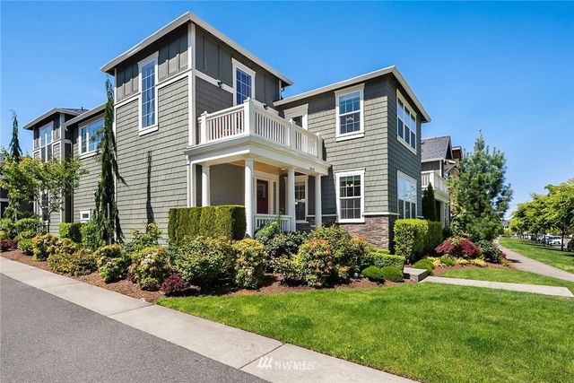 $1,350,000 | 1016 Pine Crest Circle Northeast, Issaquah, WA 98029