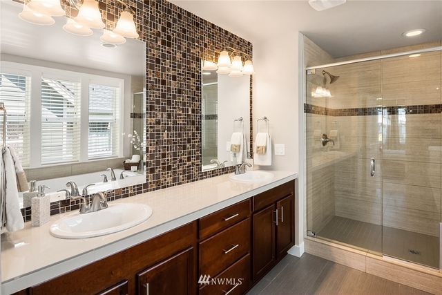 $1,350,000 | 1016 Pine Crest Circle Northeast, Issaquah, WA 98029