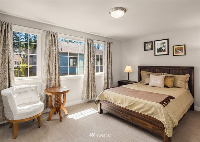 $1,350,000 | 1016 Pine Crest Circle Northeast, Issaquah, WA 98029