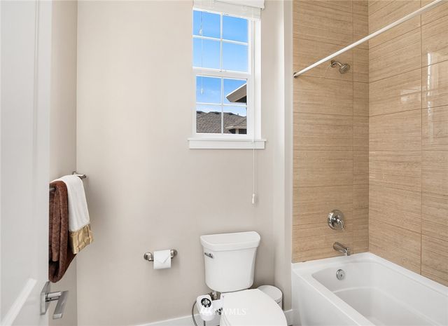 $1,350,000 | 1016 Pine Crest Circle Northeast, Issaquah, WA 98029