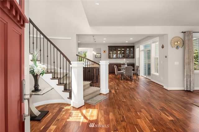 $1,350,000 | 1016 Pine Crest Circle Northeast, Issaquah, WA 98029