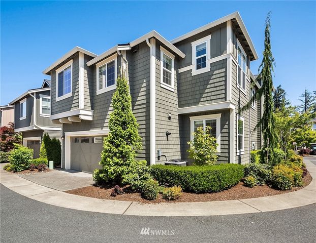 $1,350,000 | 1016 Pine Crest Circle Northeast, Issaquah, WA 98029