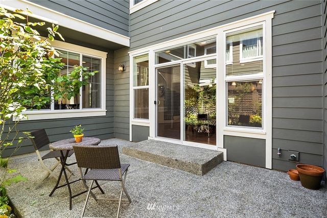 $1,350,000 | 1016 Pine Crest Circle Northeast, Issaquah, WA 98029