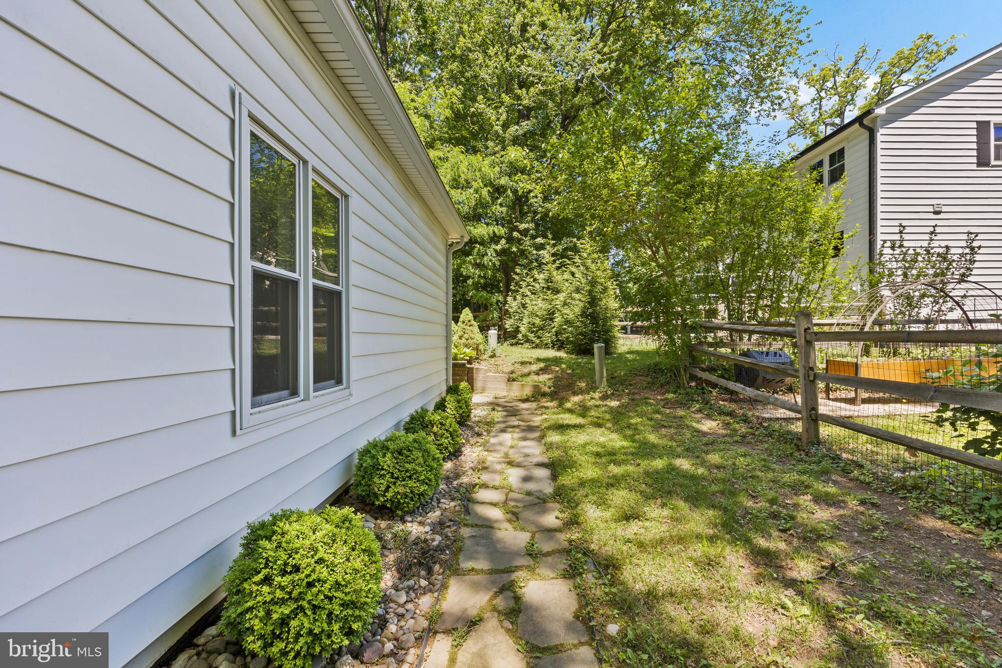 11019 Ring Road Reston, VA 20190 - Photo 73 of 78 a backyard of a house with lots of green space