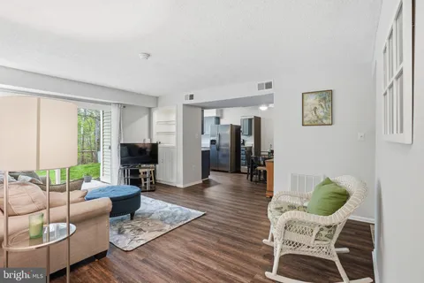 $278,999 | 12250 Stevenson Court, Woodbridge, VA 22192