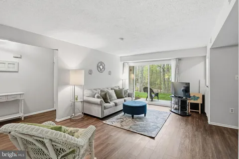 $278,999 | 12250 Stevenson Court, Woodbridge, VA 22192