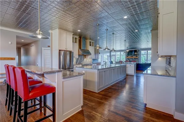 $1,595,000 | 12714 South Harris Road, Greenwood, MO 64034