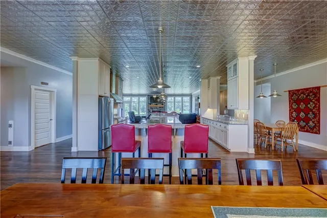 $1,595,000 | 12714 South Harris Road, Greenwood, MO 64034