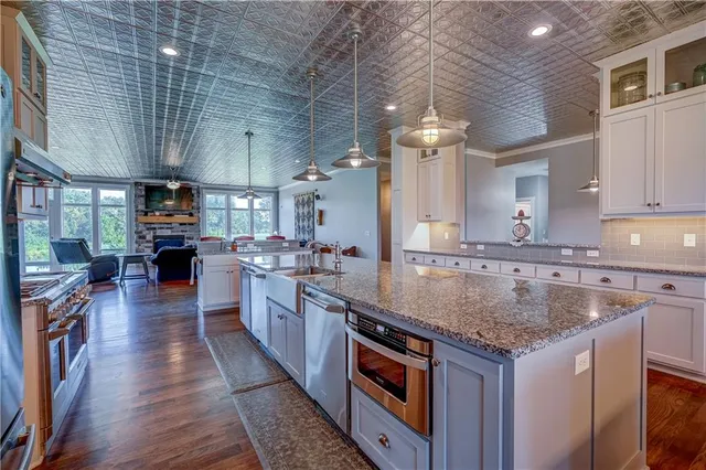 $1,595,000 | 12714 South Harris Road, Greenwood, MO 64034