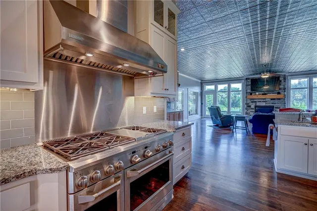 $1,595,000 | 12714 South Harris Road, Greenwood, MO 64034