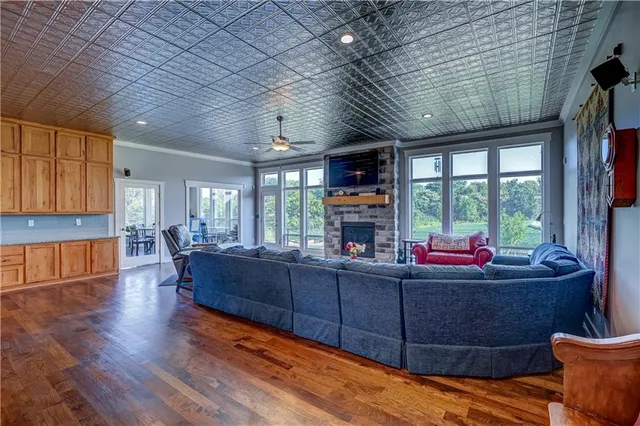 $1,595,000 | 12714 South Harris Road, Greenwood, MO 64034