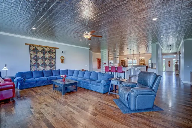 $1,595,000 | 12714 South Harris Road, Greenwood, MO 64034