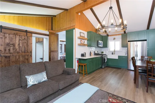 $1,895 | 862 Berne Drive, Crestline, CA 92325