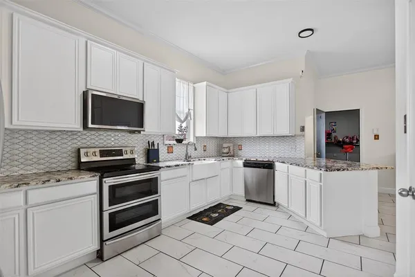 $419,990 | 513 Timberside Drive, Terrell, TX 75161