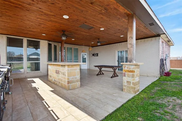 $419,990 | 513 Timberside Drive, Terrell, TX 75161