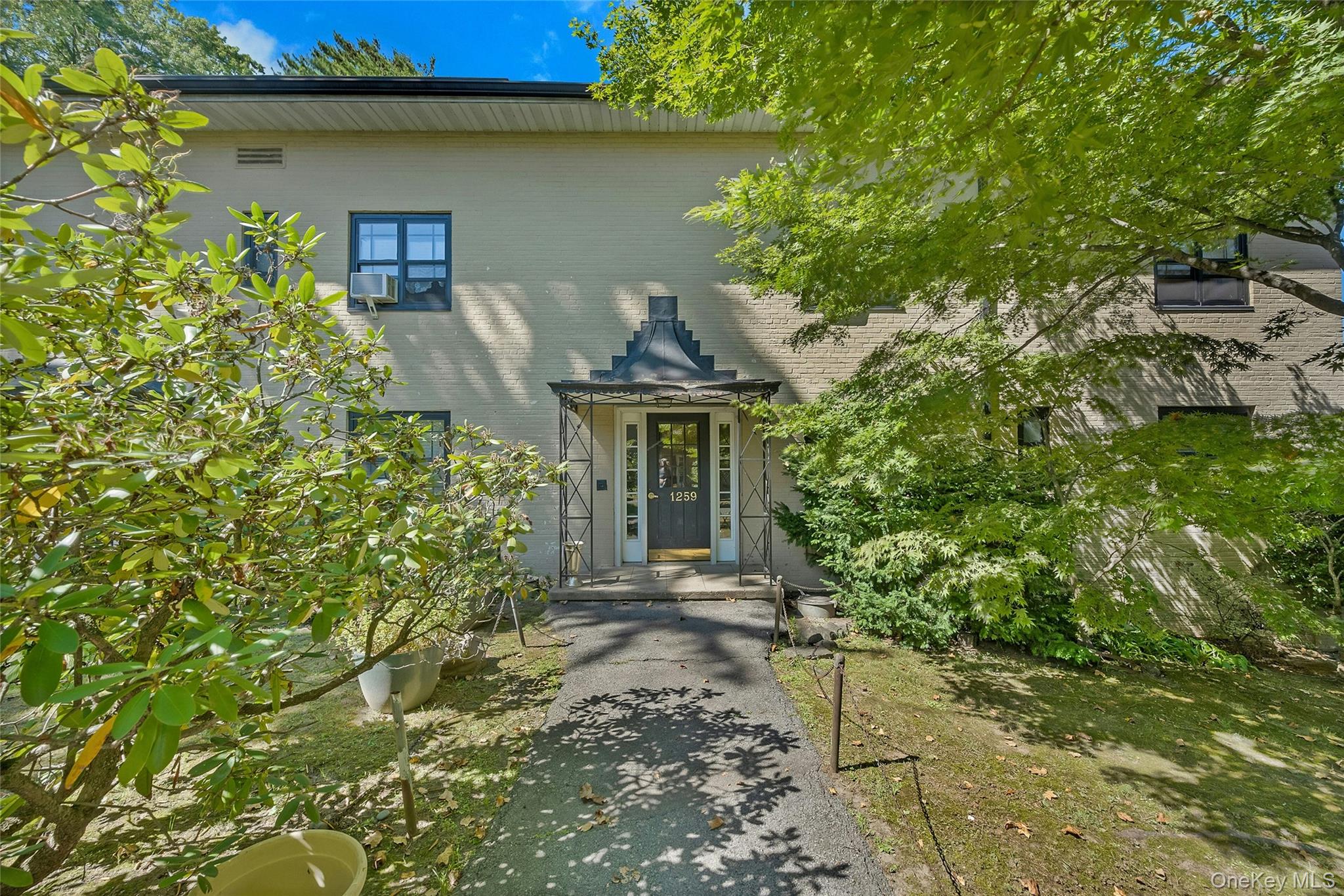 Welcome home to 1259 California Road...