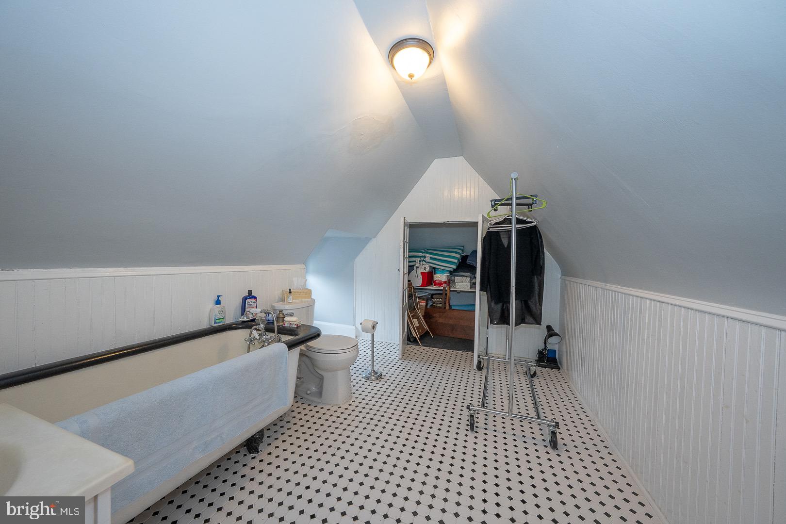 6323 Sherwood Road Philadelphia, PA 19151 - Photo 105 of 132 3rd floor bathroom , secondary residence