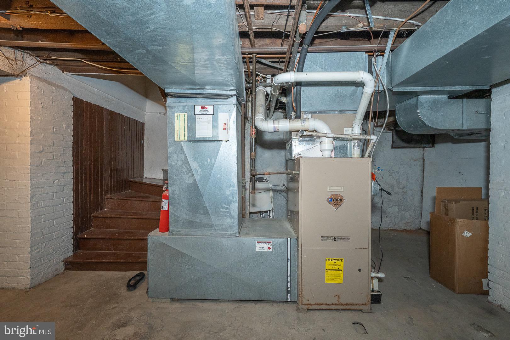 6323 Sherwood Road Philadelphia, PA 19151 - Photo 109 of 132