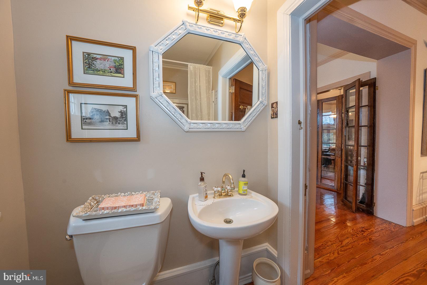 6323 Sherwood Road Philadelphia, PA 19151 - Photo 15 of 132