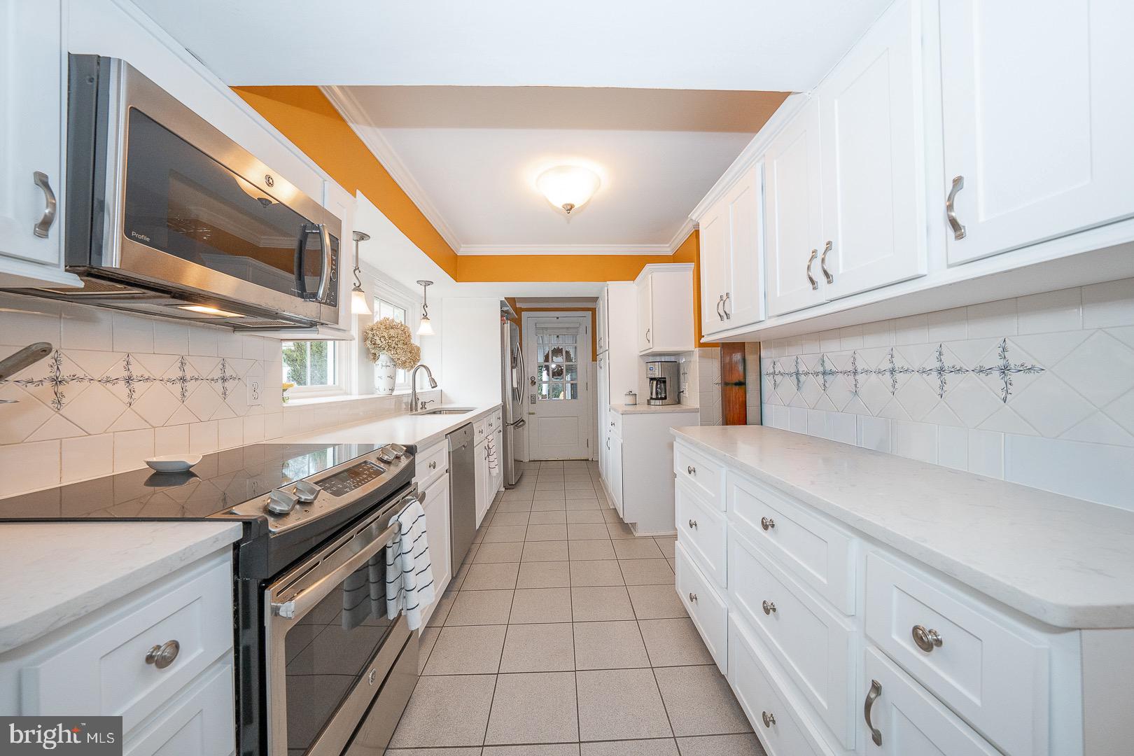 6323 Sherwood Road Philadelphia, PA 19151 - Photo 32 of 132