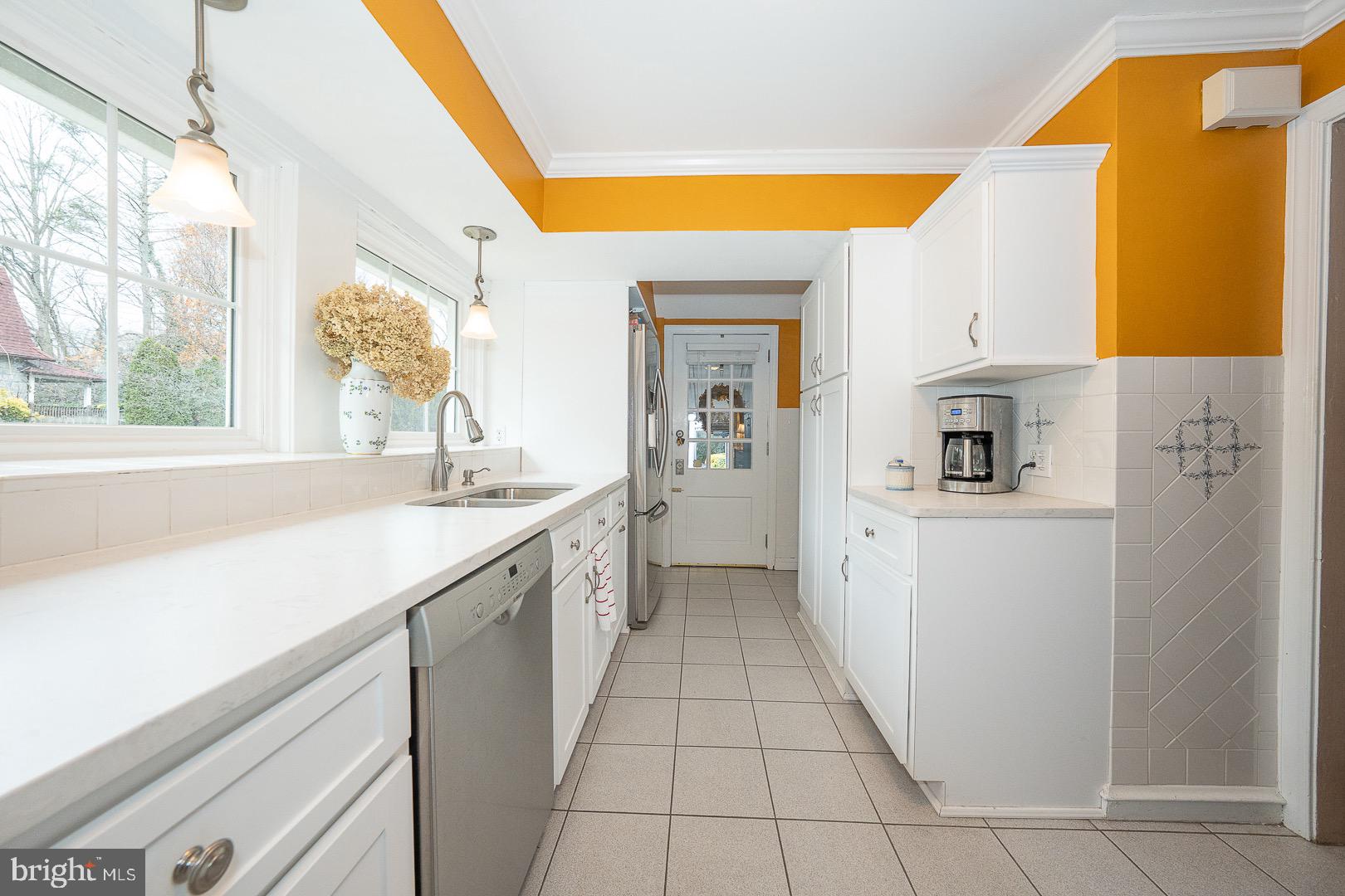 6323 Sherwood Road Philadelphia, PA 19151 - Photo 33 of 132