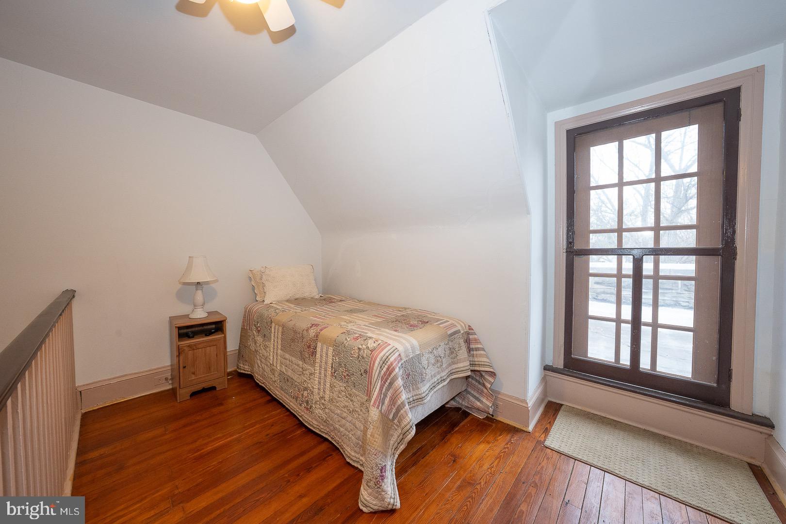 6323 Sherwood Road Philadelphia, PA 19151 - Photo 66 of 132 Daybed near 3rd floor balcony entrance