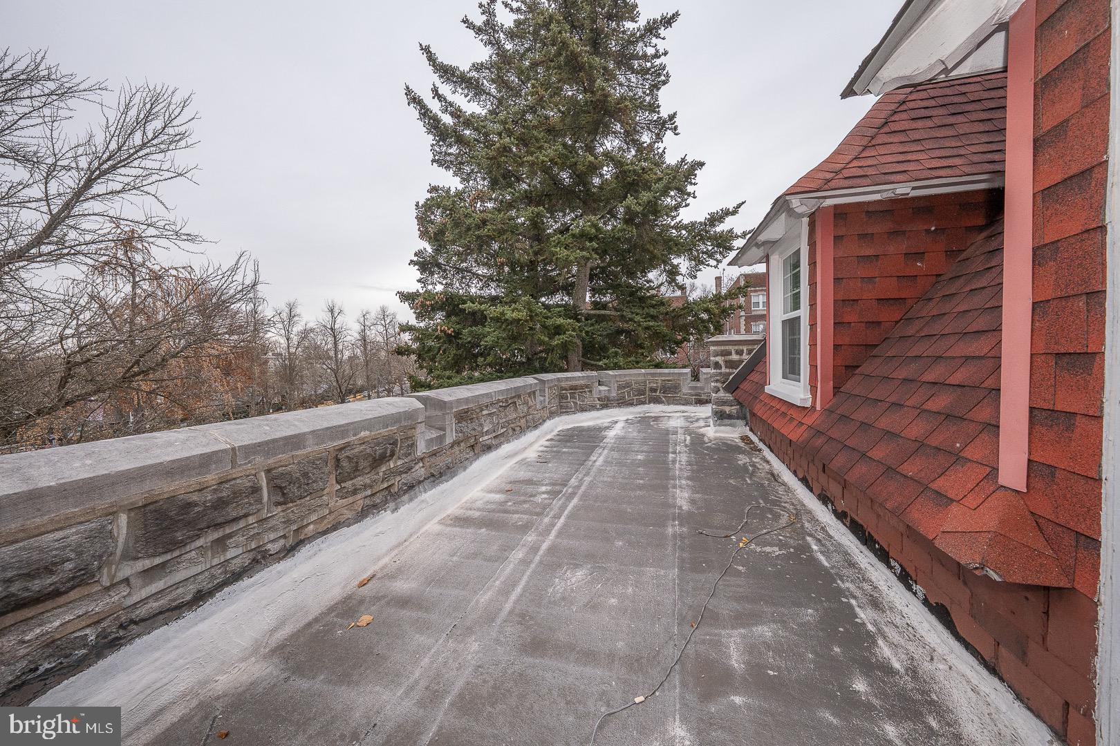 6323 Sherwood Road Philadelphia, PA 19151 - Photo 76 of 132 3rd floor balcony