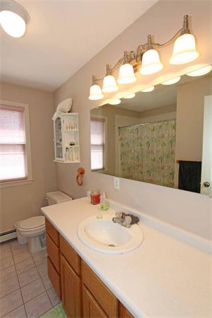 17 Tara Road Southborough, MA 01772 - Photo 12 of 18 Gallery Image 12
