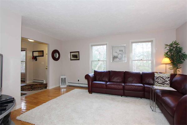 17 Tara Road Southborough, MA 01772 - Photo 3 of 18 Gallery Image 3
