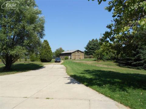 9820 White Rock Road Harbor Beach, MI 48441 - Photo 6 of 39 20327992-5.JPG
