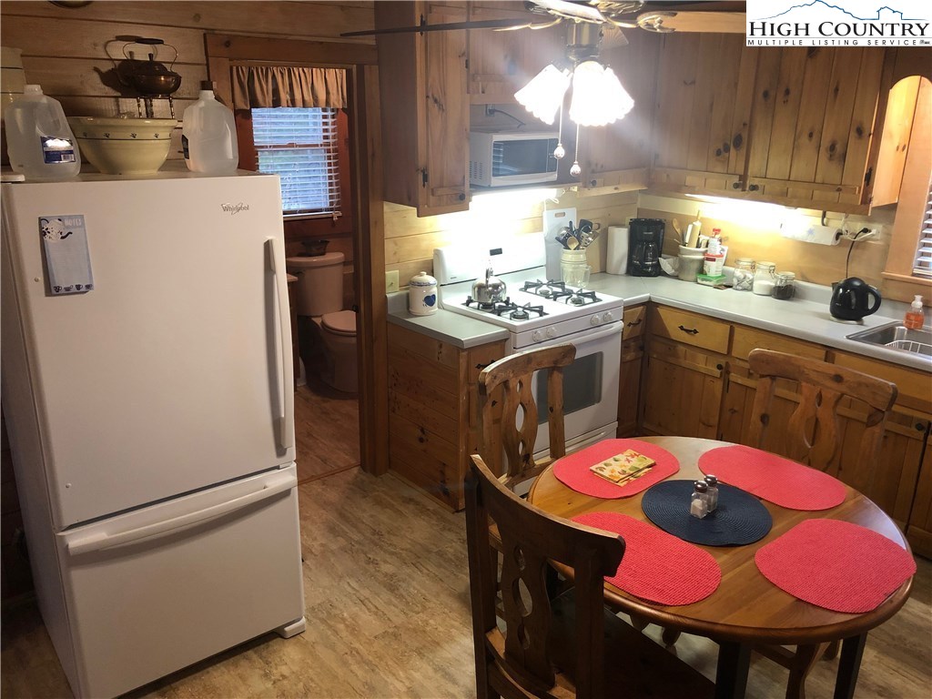 176 River Bend Hills Road Crumpler, NC 28617 - Photo 24 of 31 Gallery Image 24