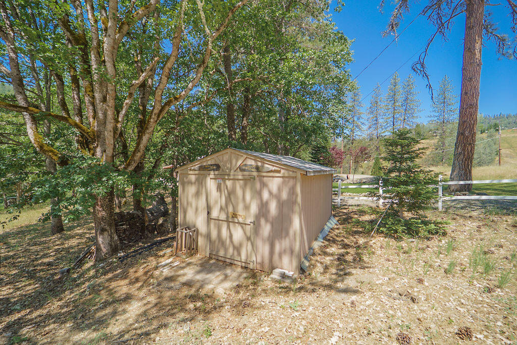 331 Steel Bridge Road Douglas City, CA 96024 - Photo 35 of 43 storage shed