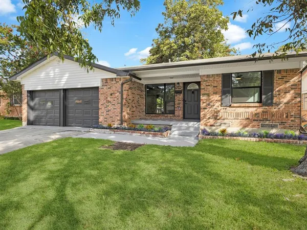 $2,100 | 4009 Sweetbriar Drive, Garland, TX 75042