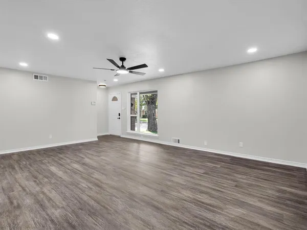 $2,100 | 4009 Sweetbriar Drive, Garland, TX 75042